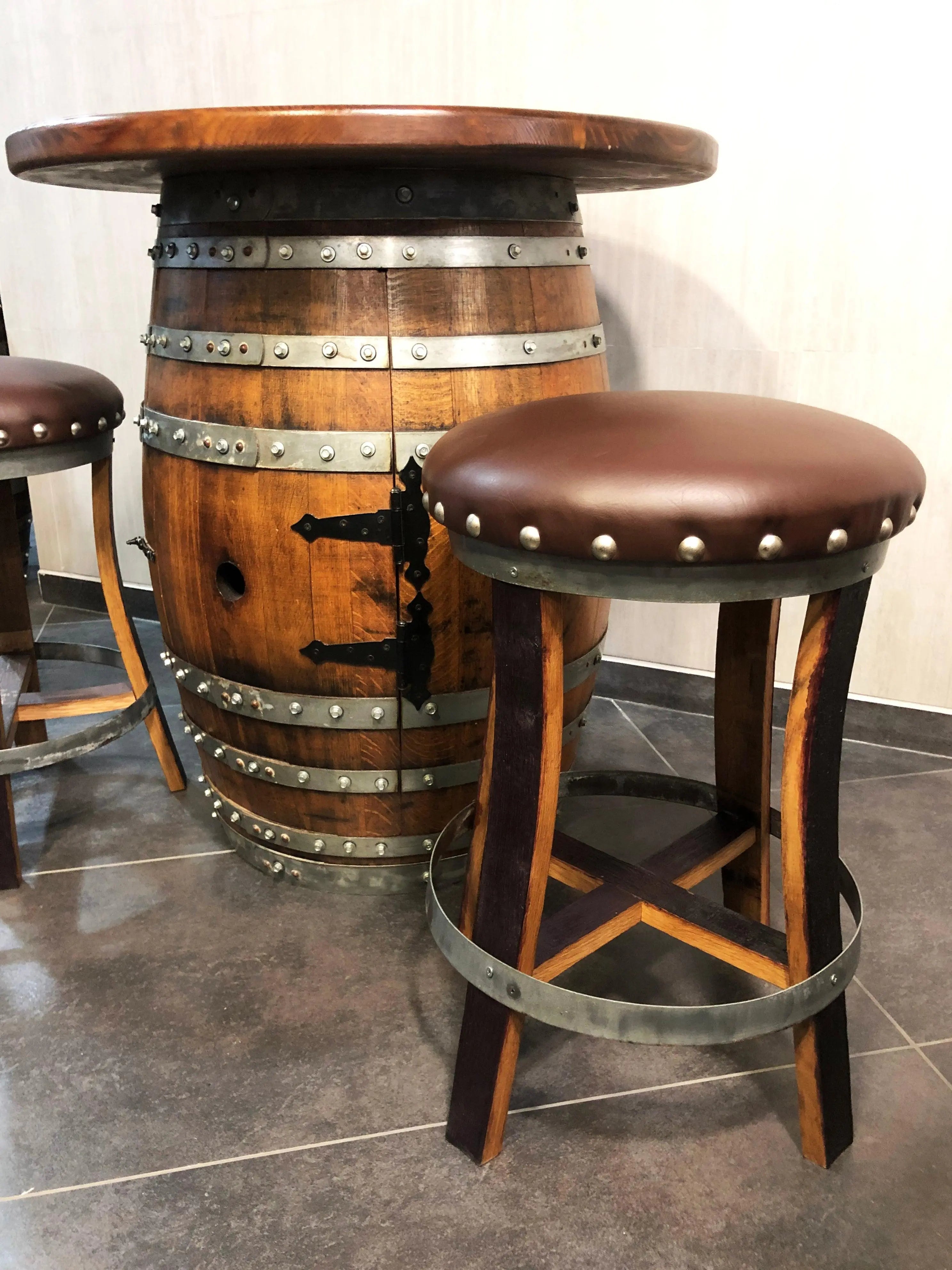 Brown Oak Barrel Bar Stool Memory Foam Upholstery Whiskey